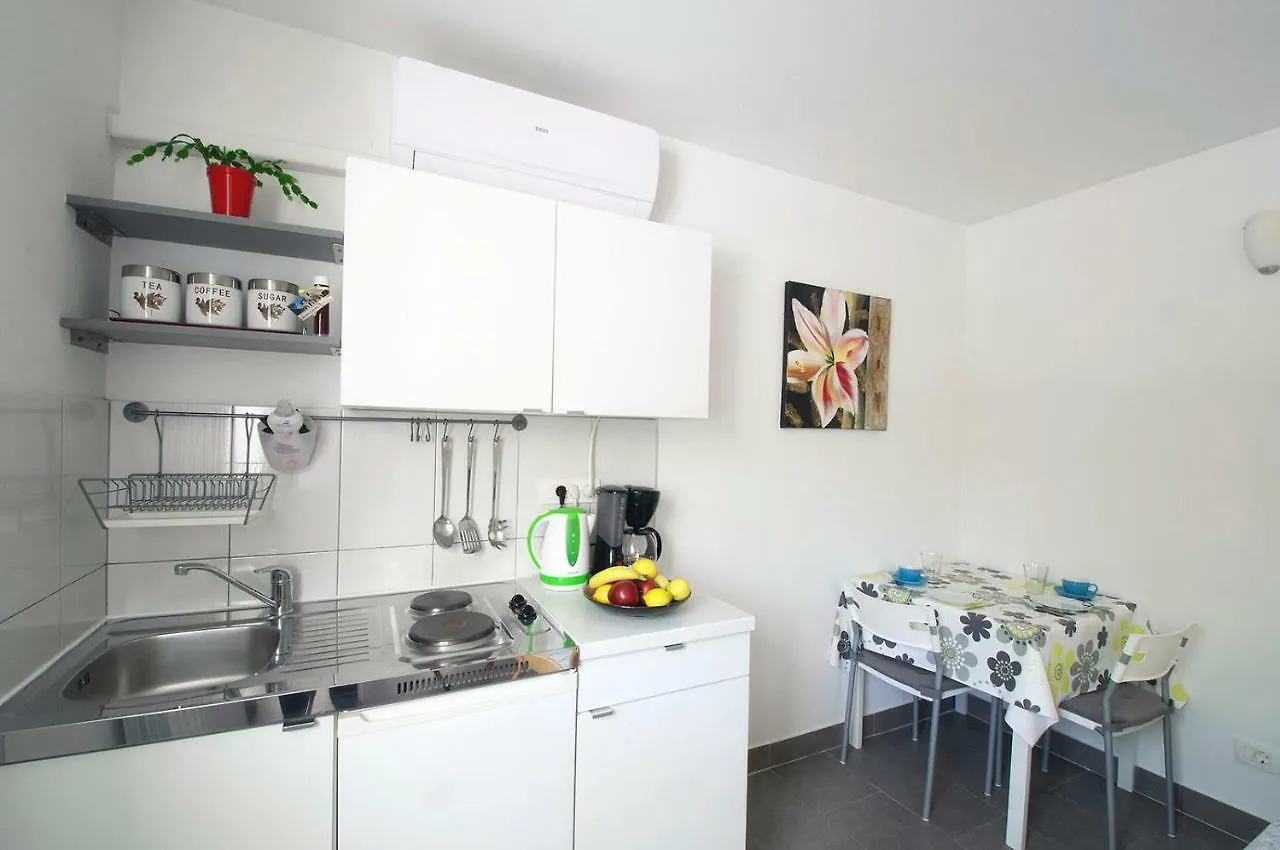 Apartment Dva Oriha Funtana 0*,  Kroatien